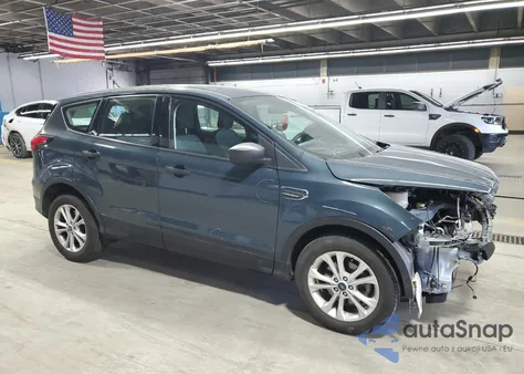 2019 Ford Escape S z USA, uszkodzony, nr VIN 1FMCU0F77KUB45355